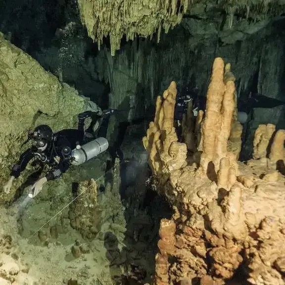 Guided Cave diving Cenotes Mexico