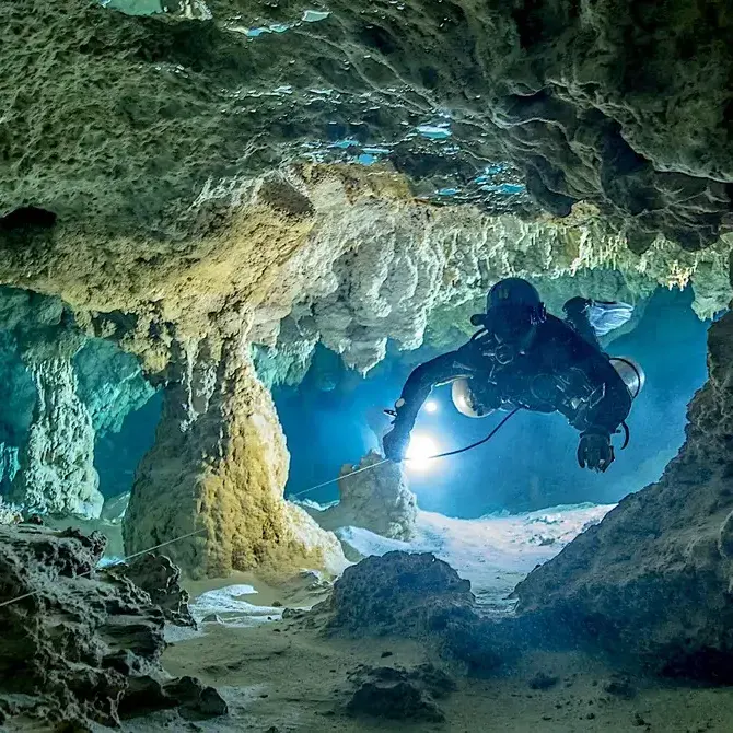 Sidemount cave crossover for full cave certified divers